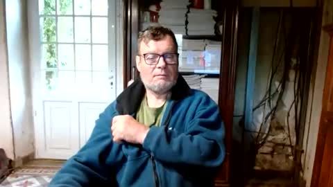 _123_voyeur_ online show from April 11, 11:47 am