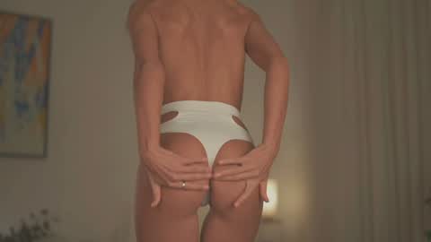 Olivia dark hair  Zoe light hair online show from October 9, 3:56 am