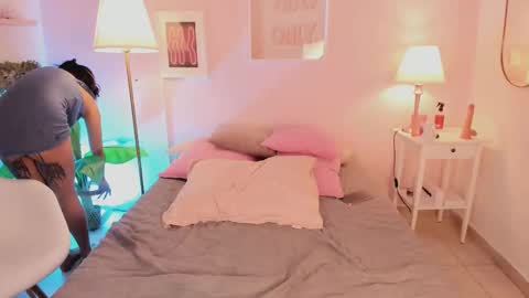 abigaill online show from October 15, 6:16 am