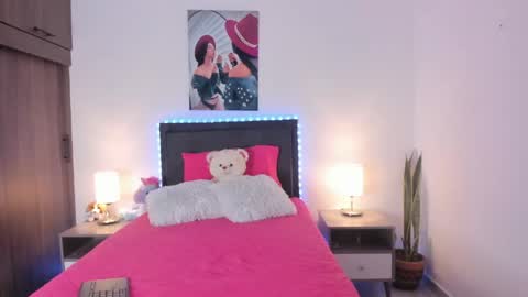 _alana_grey_ online show from April 16, 4:29 pm