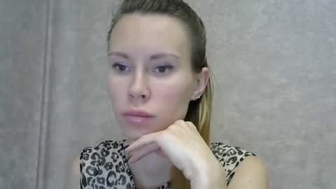 _alex1819 online show from November 18, 7:11 am