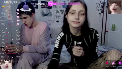 Snapshot of _alisa_in_wonderland chatting on February 2, 3:17 pm Charlotte and Alex online show from February 2, 3:17 pm