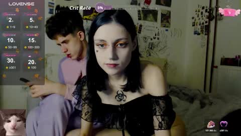 Snapshot of _alisa_in_wonderland chatting on October 3, 9:23 pm Charlotte and Alex online show from October 3, 9:23 pm