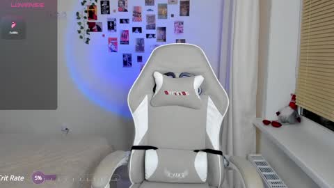 Alice online show from December 4, 3:59 pm