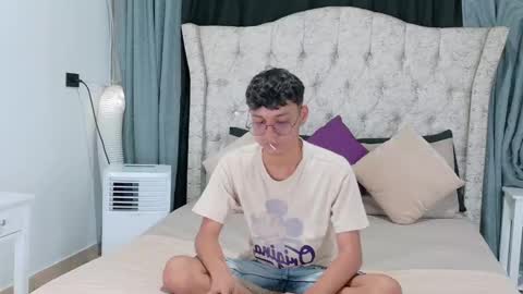 Andres online show from December 13, 7:10 pm