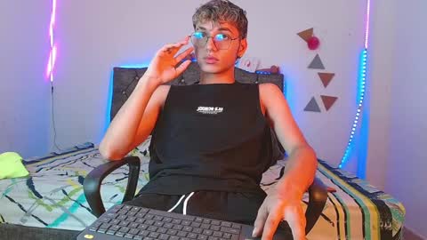 Andres online show from March 2, 2:43 pm