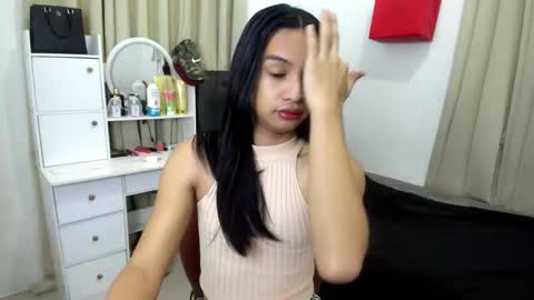 angela online show from March 26, 7:24 am