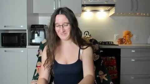 Anna online show from December 13, 8:48 pm