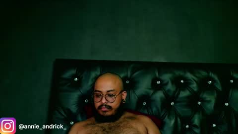 Annie Andrick online show from December 19, 3:29 pm