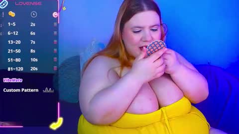 _ariaakashi_ online show from November 20, 9:45 pm