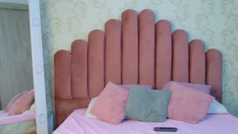 Queen Cruz online show from October 10, 8:35 pm