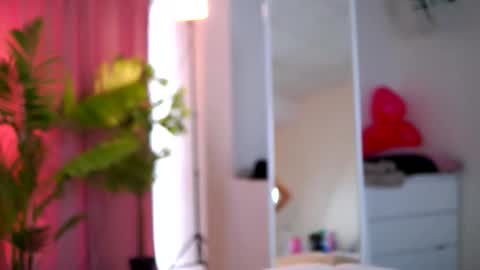 Arielle online show from February 14, 8:28 am