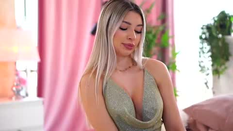 Arielle online show from February 10, 9:14 am