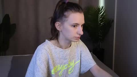 _ash_leyy_ online show from July 21, 1:29 am
