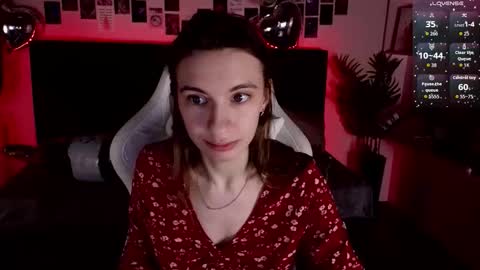 _ash_leyy_ online show from December 16, 3:35 am