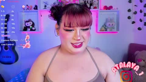 independent model atalaya online show from March 8, 3:43 am