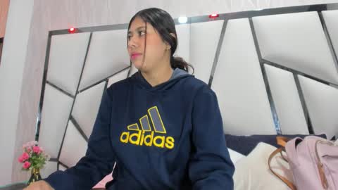 Aura online show from October 21, 3:11 am