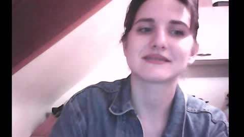 Snapshot of _biscotti_ chatting on September 9, 6:52 pm _biscotti_ online show from September 9, 6:52 pm