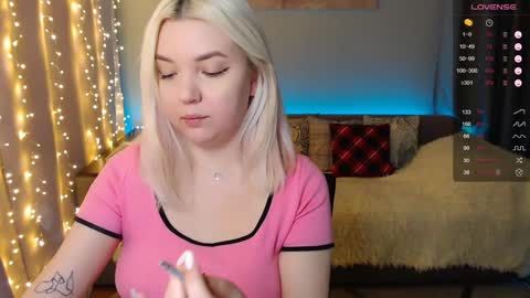 Elizabeth online show from December 23, 6:26 pm