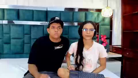 _bonnyandclyde online show from March 21, 1:27 pm