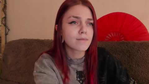 Caroline online show from January 8, 1:06 pm