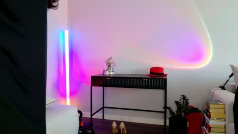 Snapshot of _cava_ chatting on January 24, 10:43 am Carol online show from January 24, 10:43 am