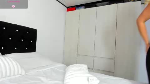 Bella  online show from October 14, 10:02 pm