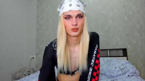 CHER - Independent model online show from November 7, 7:16 pm