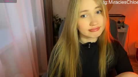 _chloe_miller_ online show from July 13, 5:05 pm