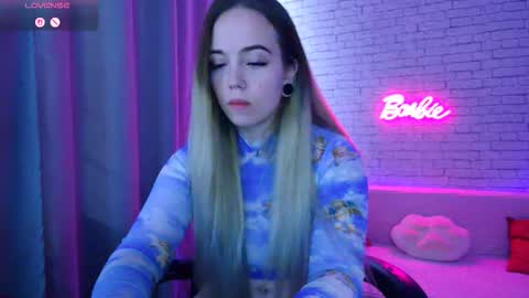 Nica online show from September 27, 5:49 am