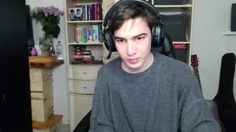 _crise_next_door_ online show from October 29, 4:31 pm