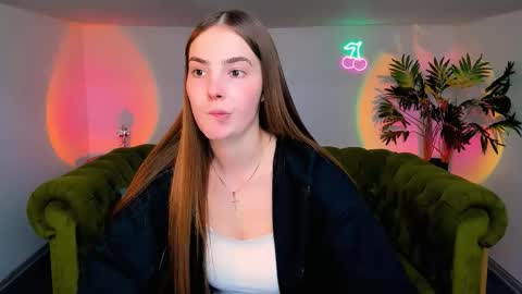 Snapshot of _cuddle_bug_ chatting on September 16, 1:13 pm Erika online show from September 16, 1:13 pm