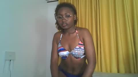 Snapshot of _cutestephanie chatting on September 15, 3:24 pm STEPH online show from September 15, 3:24 pm