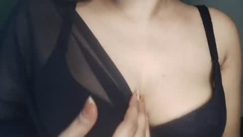 _dreamgirl_0 online show from June 13, 10:53 pm