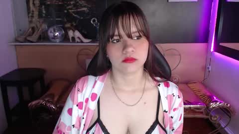 _emaa_ online show from October 17, 12:42 pm