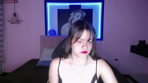 _emaa_ online show from October 25, 12:27 pm