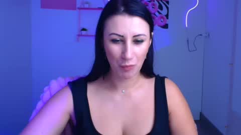 Emma online show from November 7, 1:24 pm