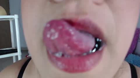 Emily Valencia online show from May 13, 10:52 pm