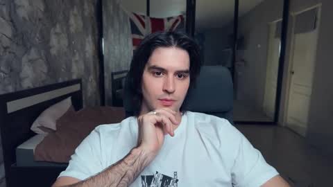 Keanu online show from November 20, 3:42 pm