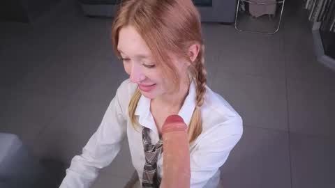 Lola 3  online show from February 3, 11:36 am