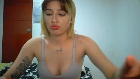Mia-foster online show from May 2, 12:49 am