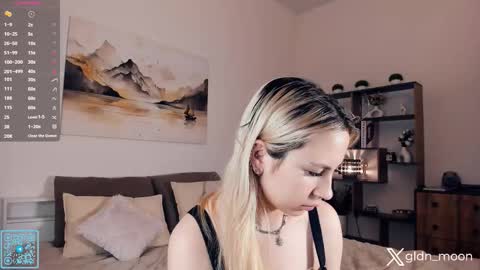 Snapshot of _golden_moon_ chatting on September 21, 6:12 pm Rina online show from September 21, 6:12 pm
