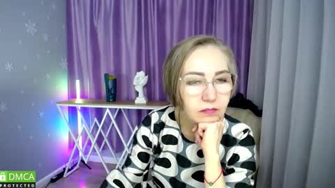 _greybunny_ online show from October 12, 10:30 am