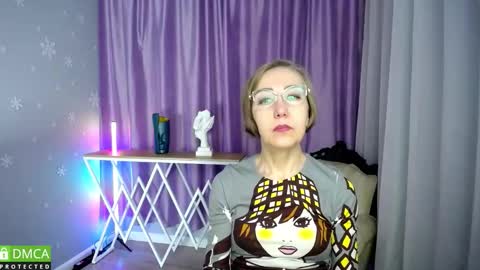 _greybunny_ online show from October 26, 10:05 am