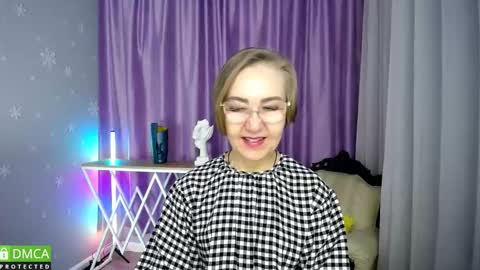 _greybunny_ online show from October 7, 10:44 am