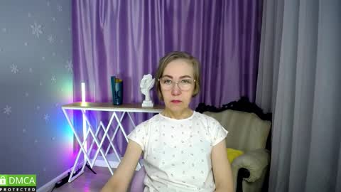 _greybunny_ online show from October 19, 9:58 am