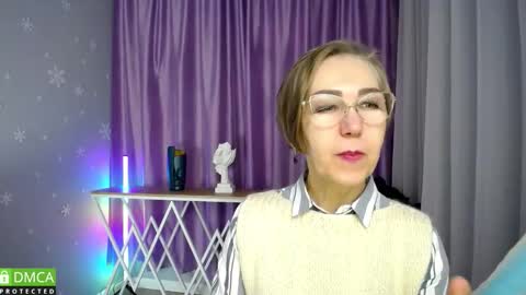 _greybunny_ online show from October 10, 6:52 am