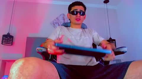 _gsus online show from September 15, 1:23 pm