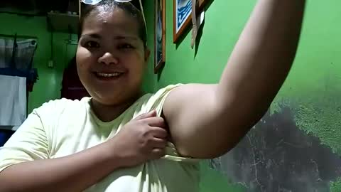 _hershey003 online show from September 12, 4:09 pm