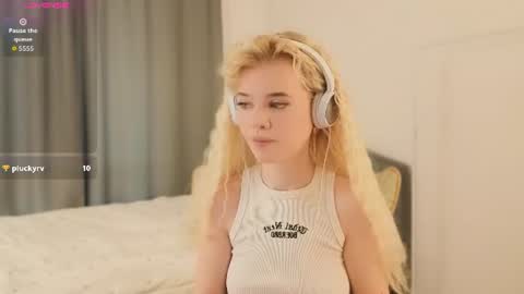 Alisha online show from July 12, 1:47 pm